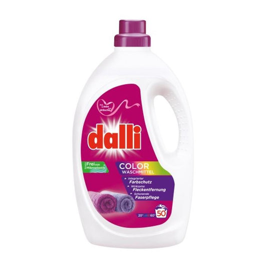 Skystas skalbiklis dalli baltoje pakuotėje su rausva etikete