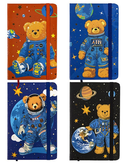 Užrašų knygelė BEAR IN SPACE, A6, 80 lapų, 77 gsm, linija, kietu viršeliu, su skirtuku ir gumele